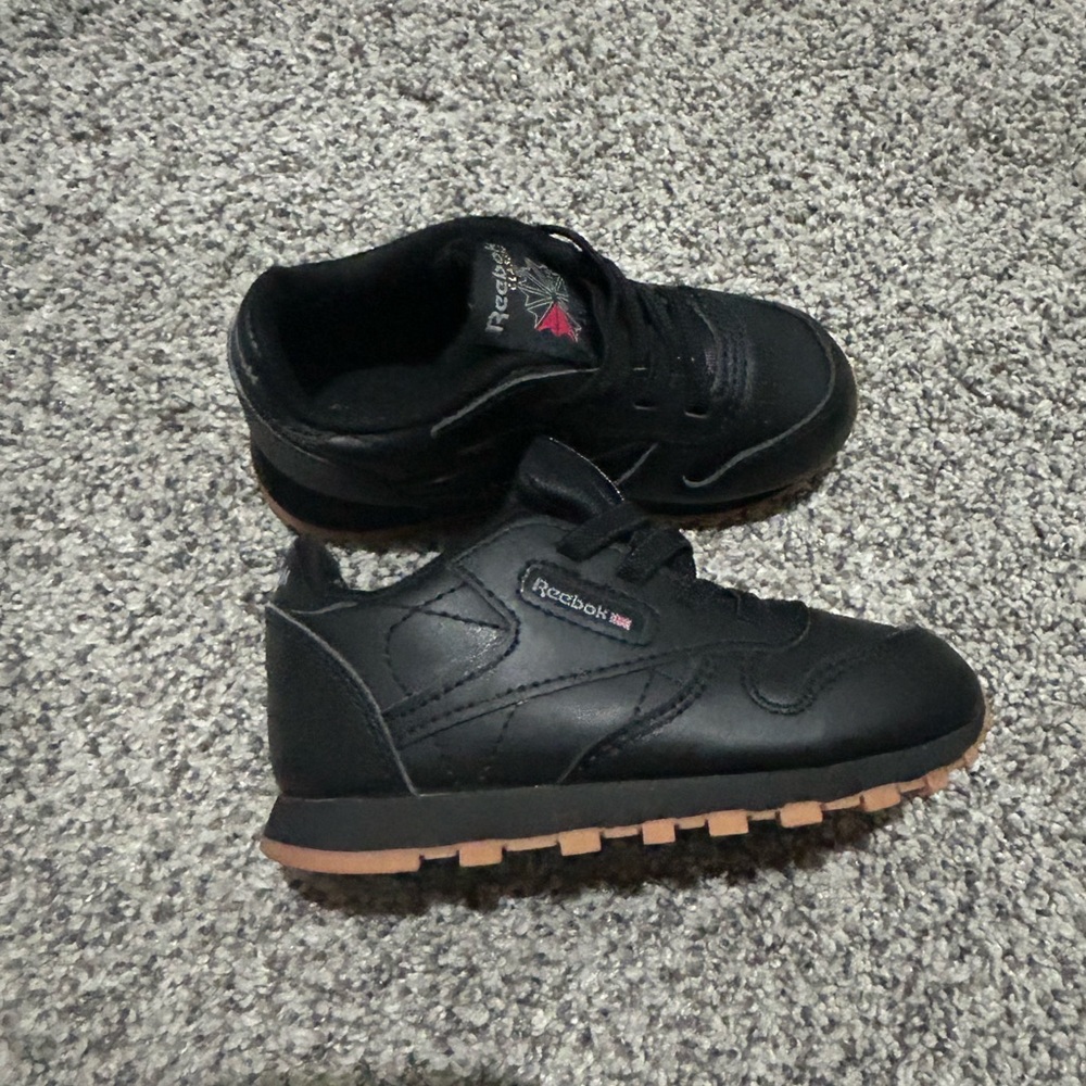 Boy/girl Reebok Kids Black and Brown Sneakers